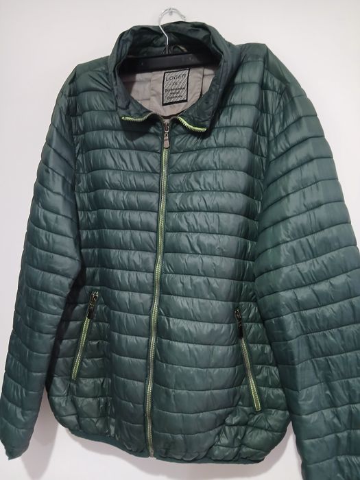 Geaca matlasata primavara unisex marime 48 sau XXL stare perfecta