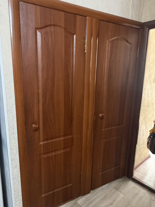 Продам б/у двери