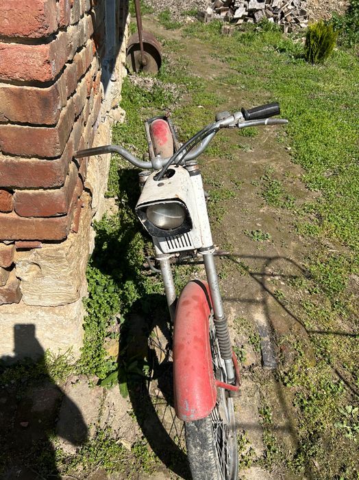 Продавам два мотора Балкан 50