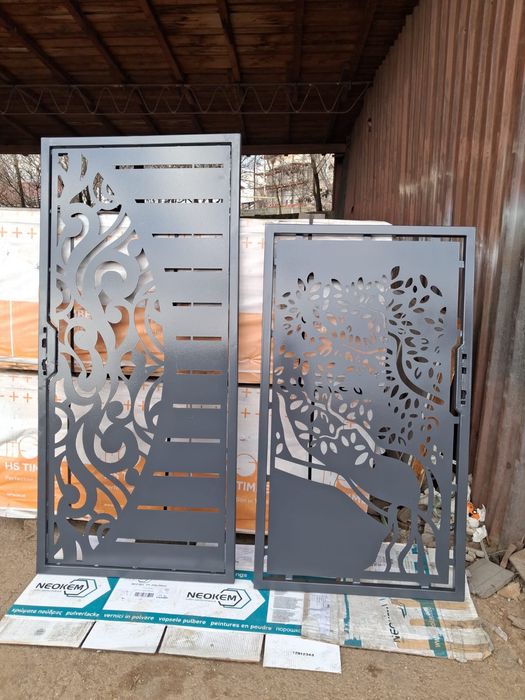 Vând porti pietonale