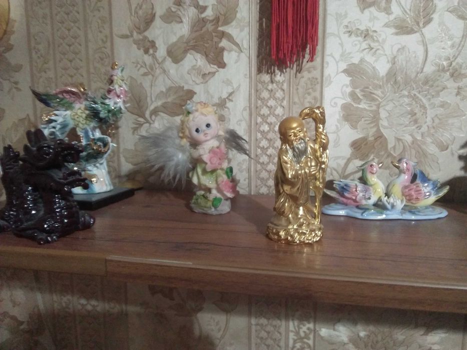 статуэтки разные