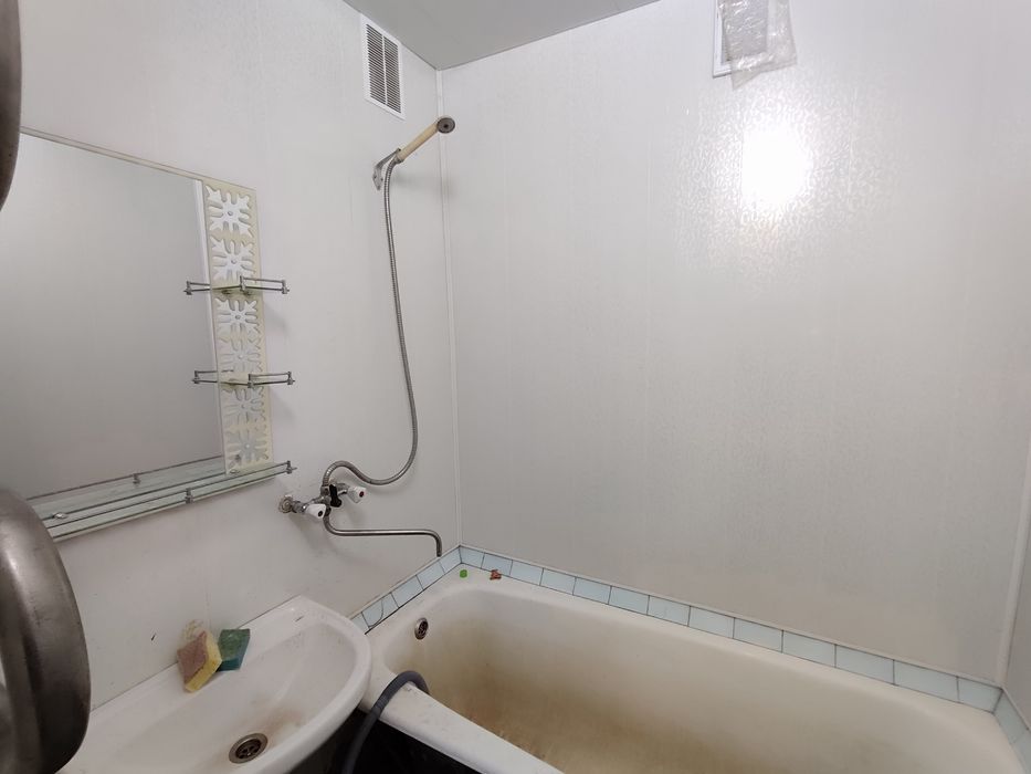 Продается 2-комн (5-12, 9 эт)