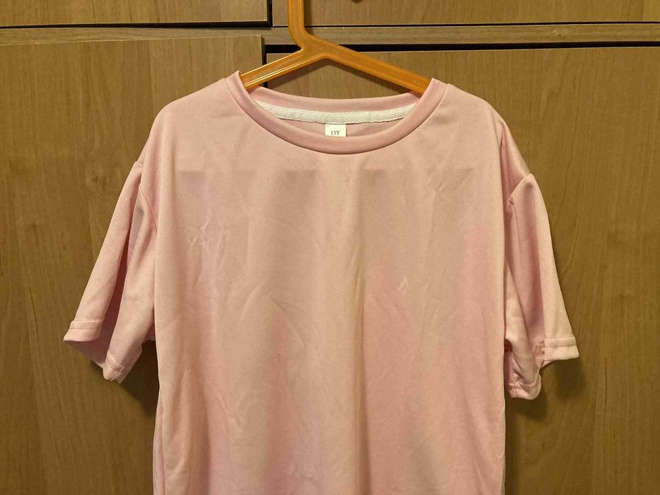 Чисто нова розова тениска унисекс