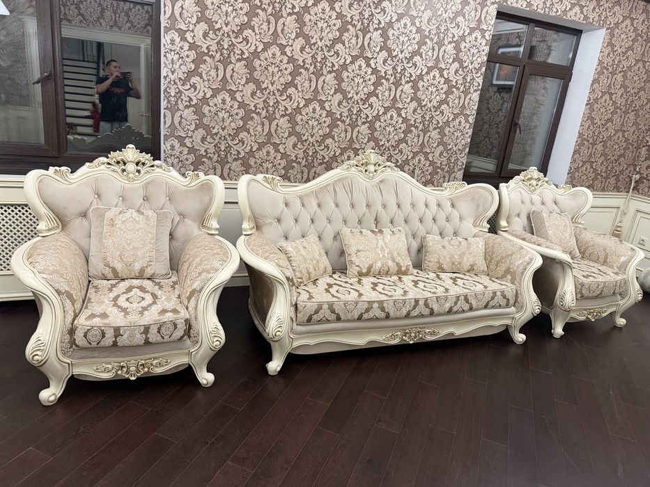 Продаю  диван…..