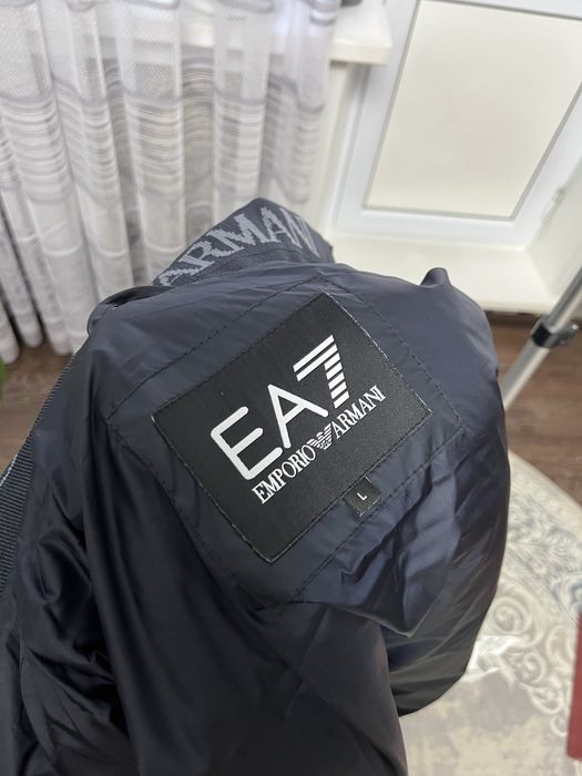Emporio Armani EA7 жилетка