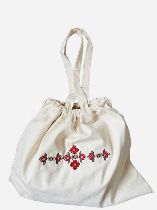 Чанта с бродирана шевица