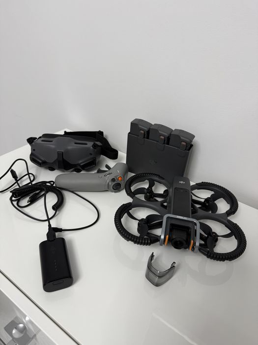 Drona dji avata 2 fly more combo