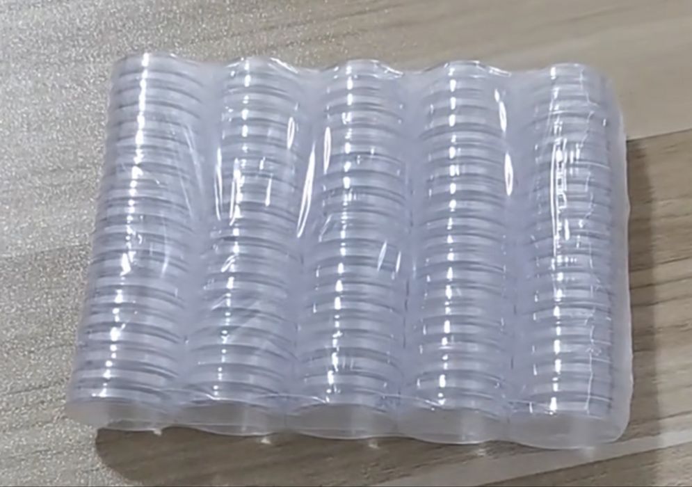 Нумизматична кутия + 100 бр. капсули 30ммм