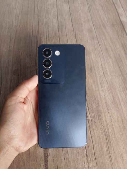 Телефон vivo y100 с гарантием