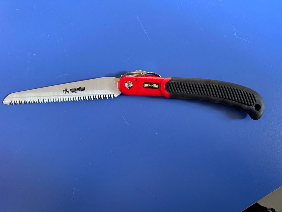 Триони,лозарски и градински ножици