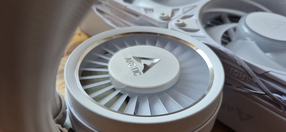 Racire lichid ARCTIC Liquid Freezer III Pro AIO 360mm A RGB