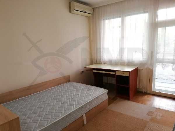 Дава се под наем тристаен апартамент в Център! 21864312