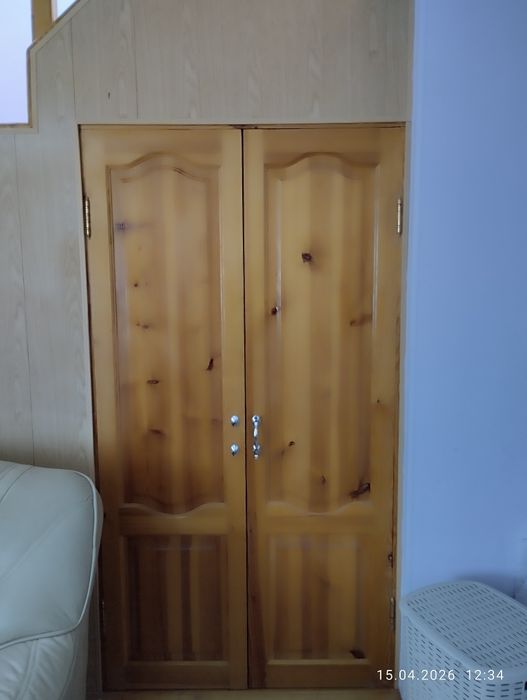 Продам   двери ,дерево