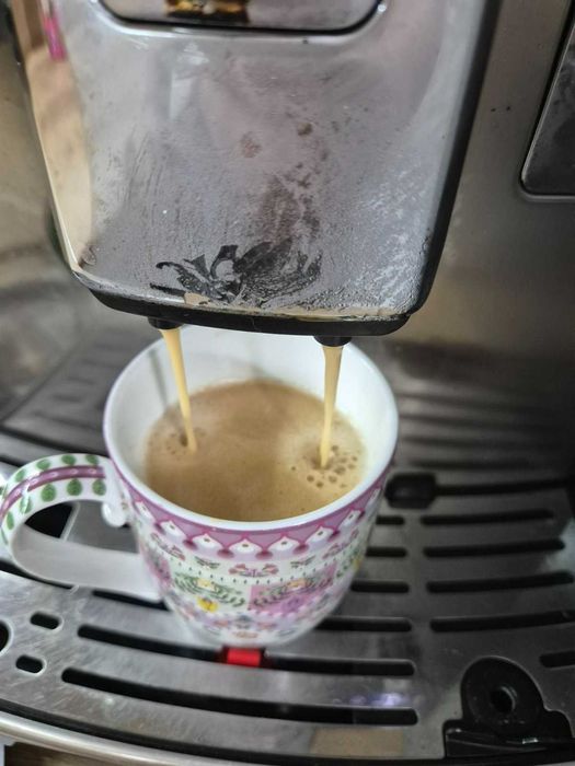 Saeco Xelsis - италиански  модел ,  с БГ меню и кана