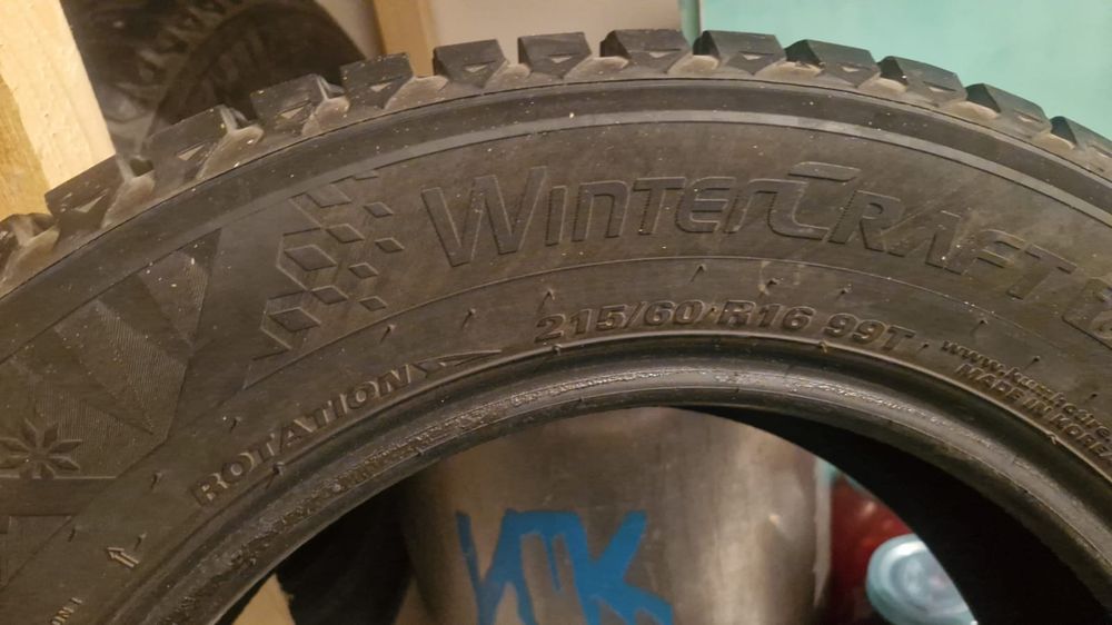 Продам зимние шины 215/60/r16