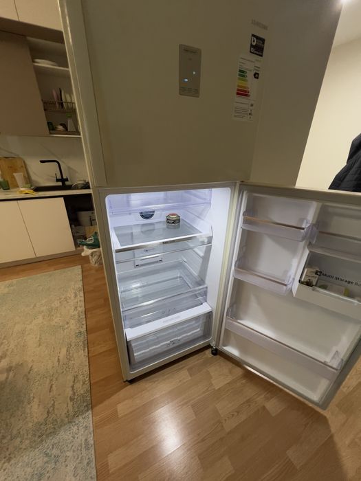 Холодильник Samsung