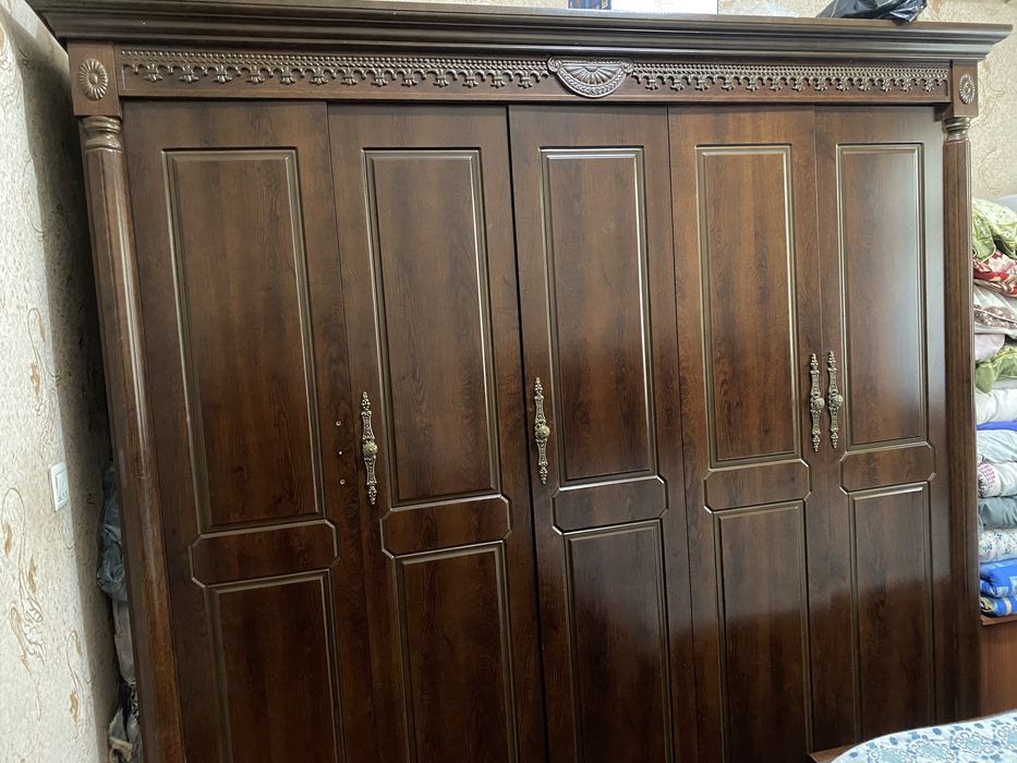 Шкаф 5 дверный из дерево!