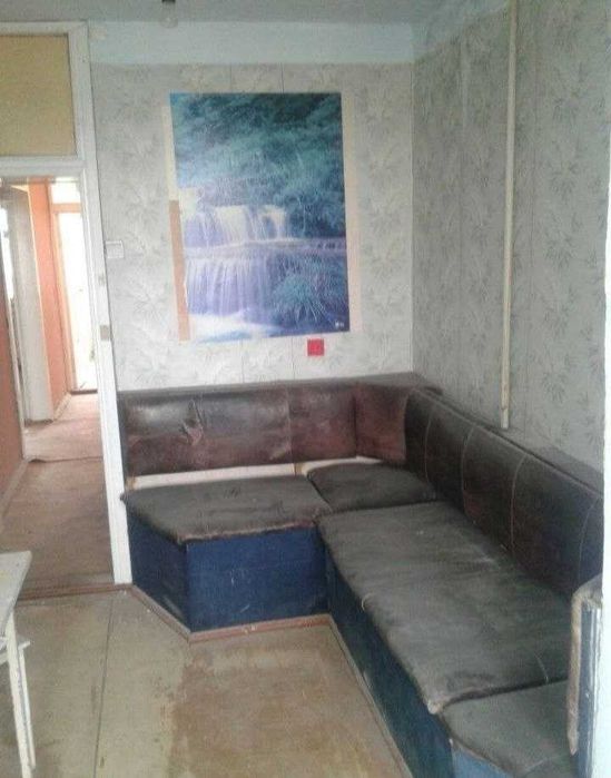 5ти комнатная квартира, без ремонта на районе Мархабо