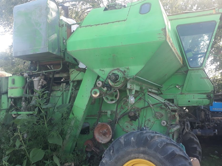 Камбаин Нива Эффект в хорошем состоянии двс д260.