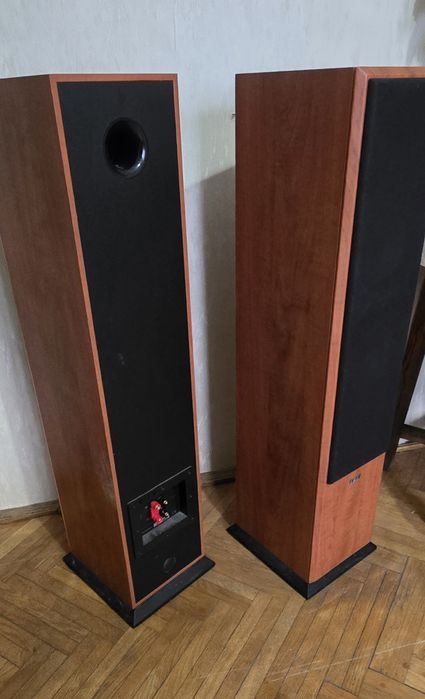 Boxe AEGIS Evo three 150 watt per boxa, 8 ohmi