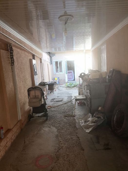 Hovli uy sotiladi. Toshkent Yakkasaroy. salamatina. 2:2 sotix