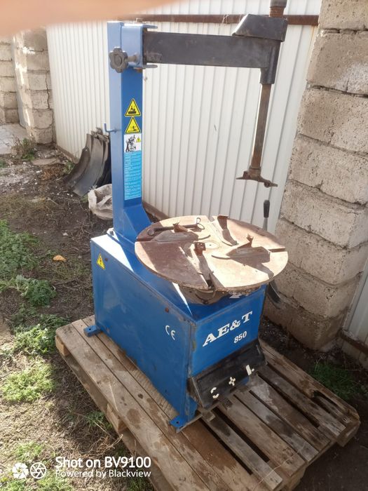 Шиномонтажный стенд