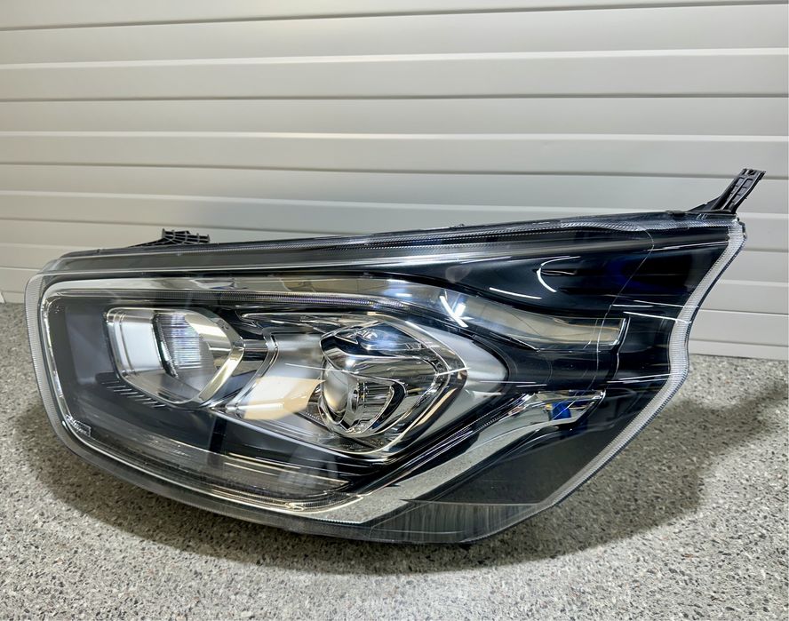 Far stanga Ford Transit Custom daylight led
