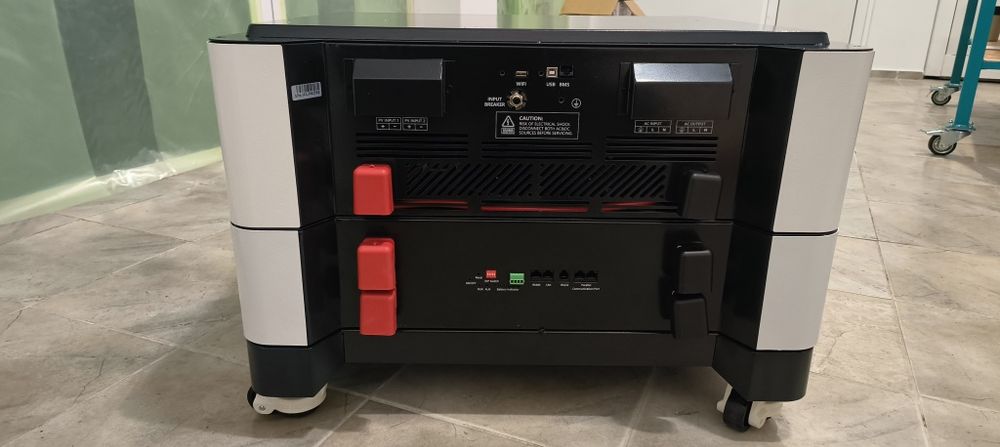 Соларна хибридна система 10kWh батерия LiFePo4 10kW инвертор All InOne