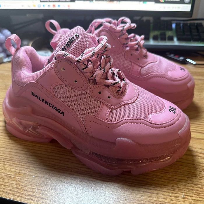 vand balenciaga triple s pink. orice marime in stoc grabiti-va