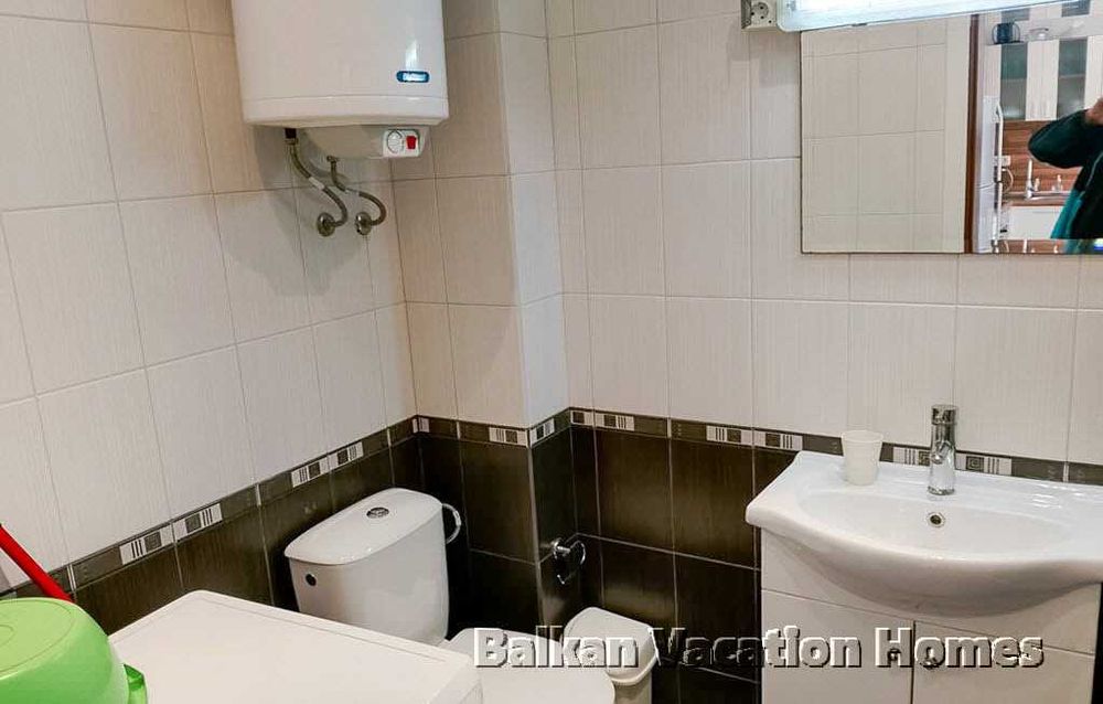 Продава се Тристаен апартамент в Бяла - 109 кв.м за 417 €/кв.м - Снимка #12