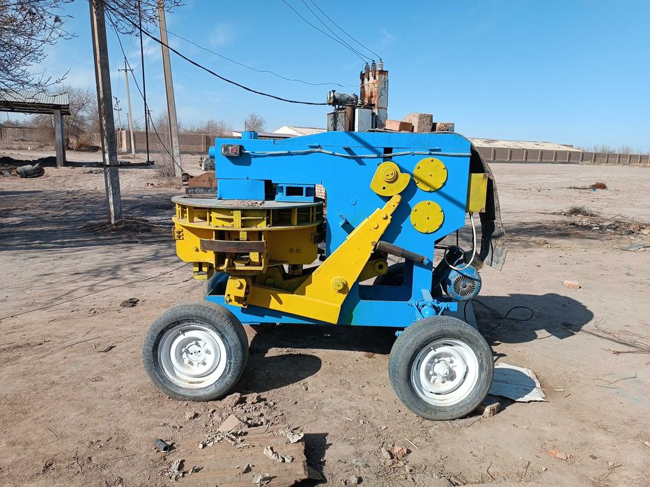 Gisht aprat sotiladi soatiga 1200ta gisht chiqaradi bita divigitilda i