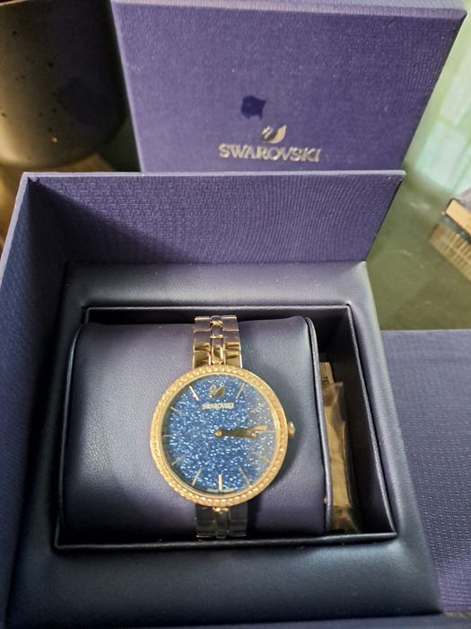 Часовник нов СВАРОВСКИ
