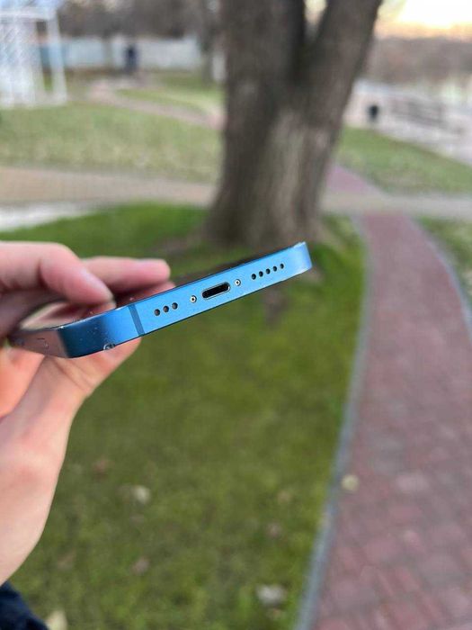 Продам iPhone 13 128Gb