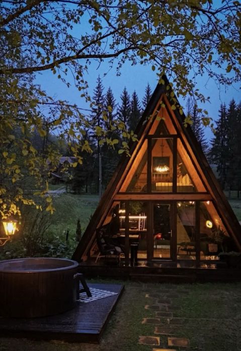 Vând cabane de lemn