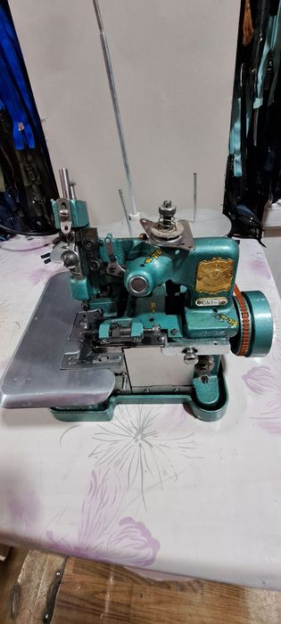 Оберлог швейные продам