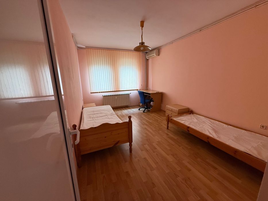 4 стаен Сторгозия ТУХЛЕН апартамент