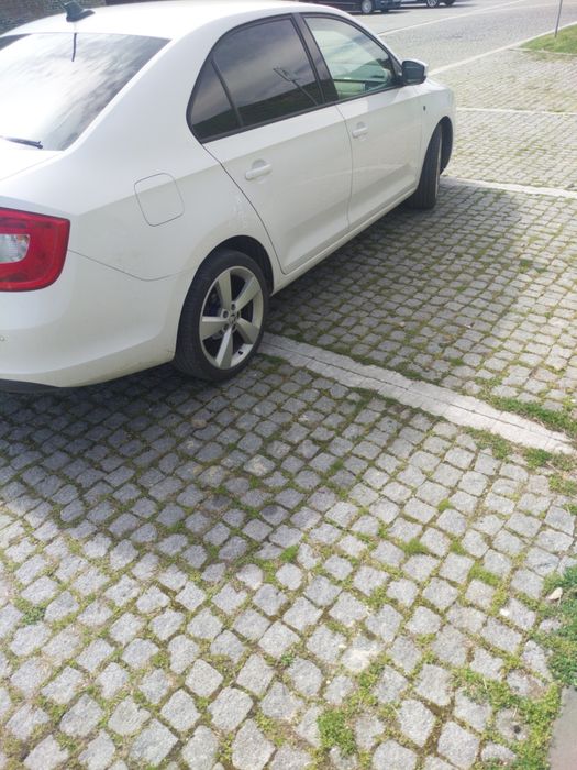 SKODA Rapid 2013 — imagine 3