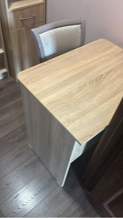 Продаю шкафички и столик
