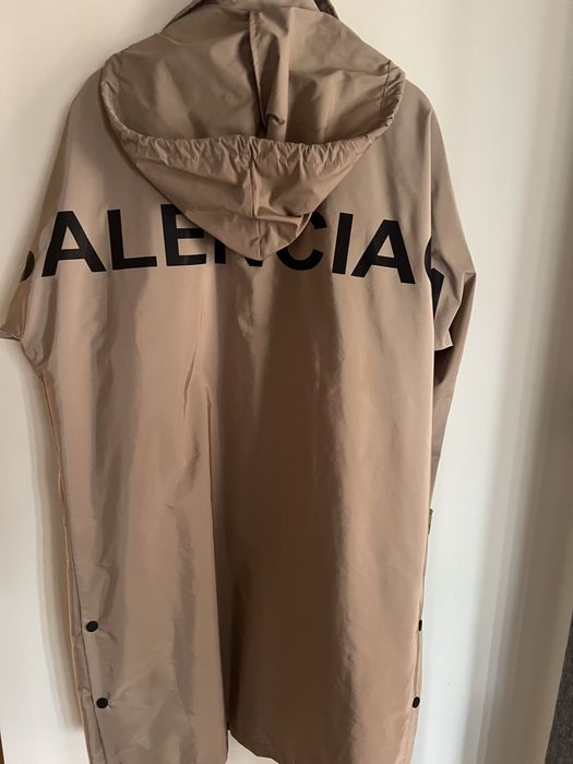 Шлифер на Balensiaga