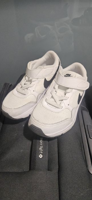 Продам кроссовки