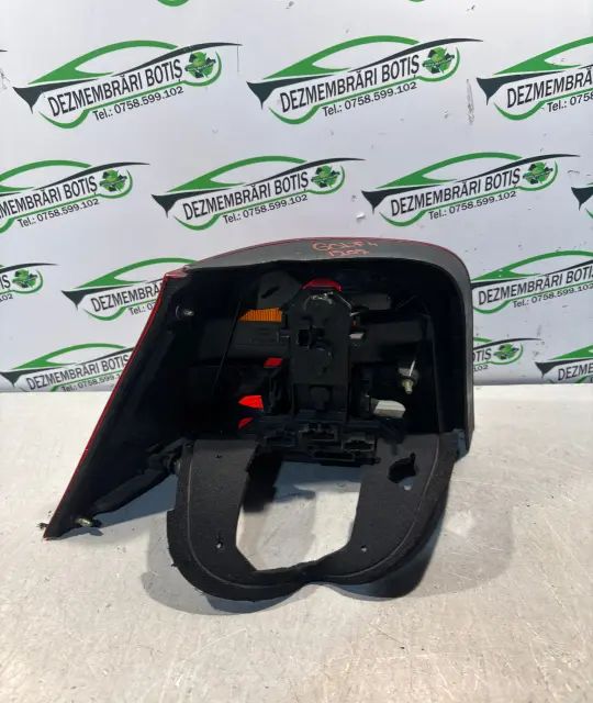 Lampa / Tripla stop dreapta pe aripa Volkswagen VW Golf 2000