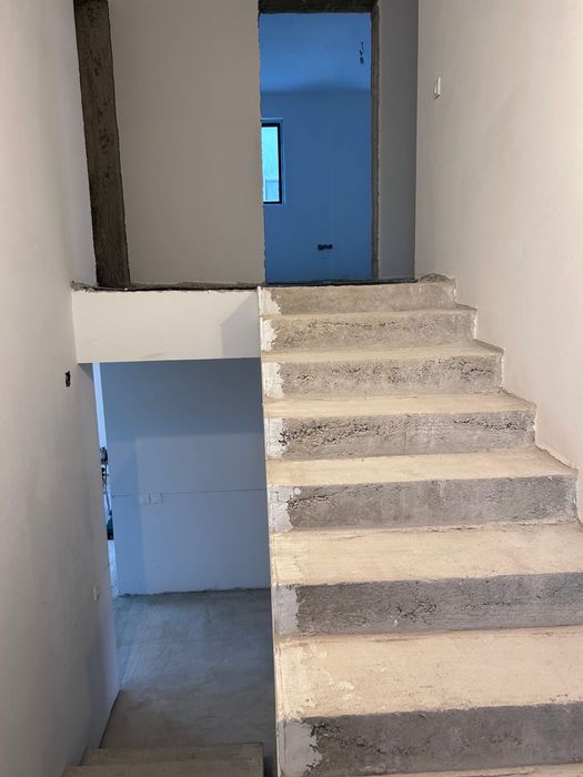CASA (P+1) 153mp(270 utili) plus TEREN 670mp  Bucov (Mica Roma)