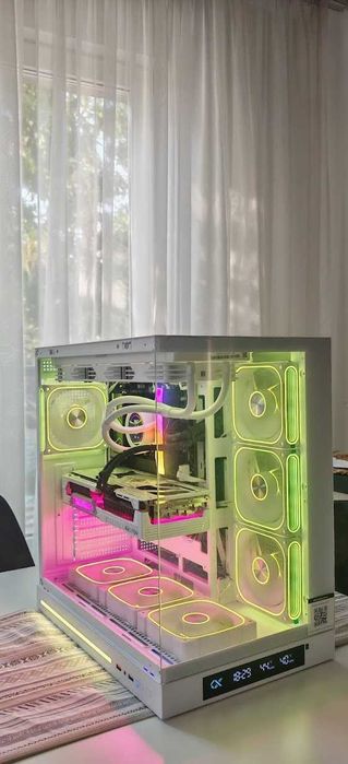 Мощно ТОП Геймърско PC Ryzen 7 9800X3D/64Gb Corsair/1.5TB SSD/RX 9070XT 16Gb/WiFi&BT/Гаранция