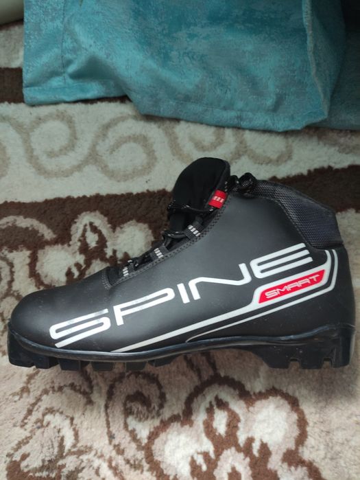 Лыжные ботинки Spine