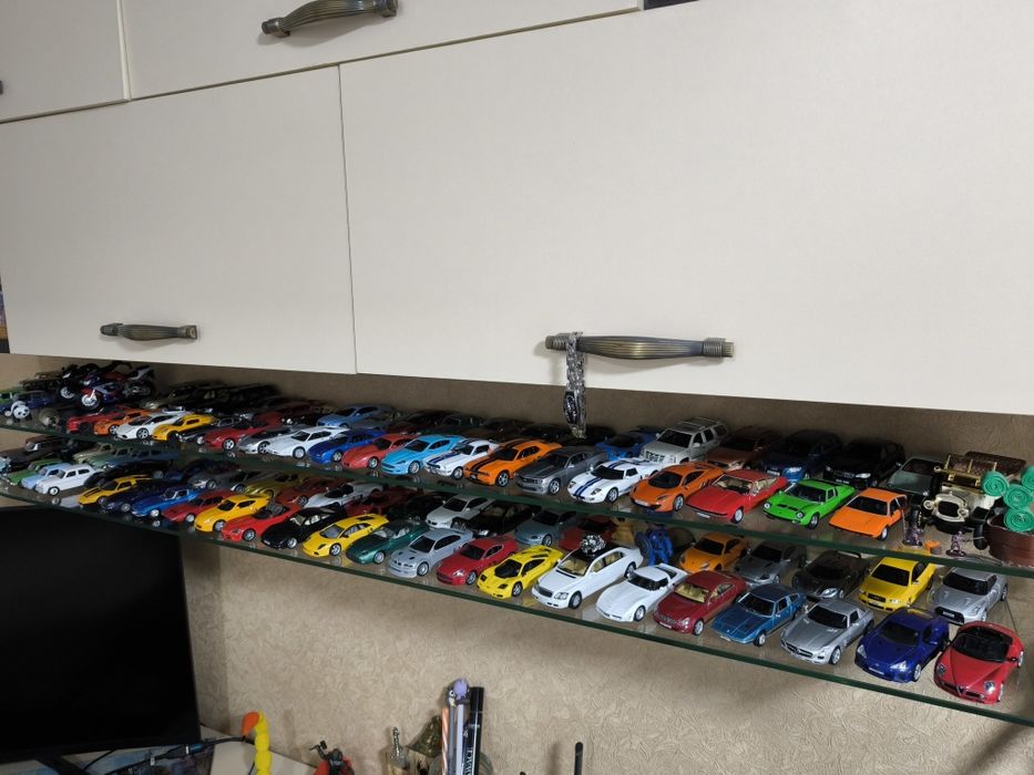 Коллекция моделей автомобилей