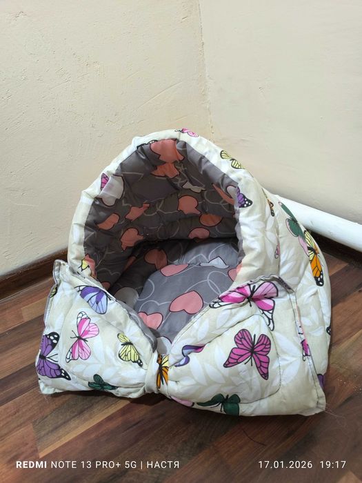 Лежанки для животных , подушки для беременных и переноски для кукол