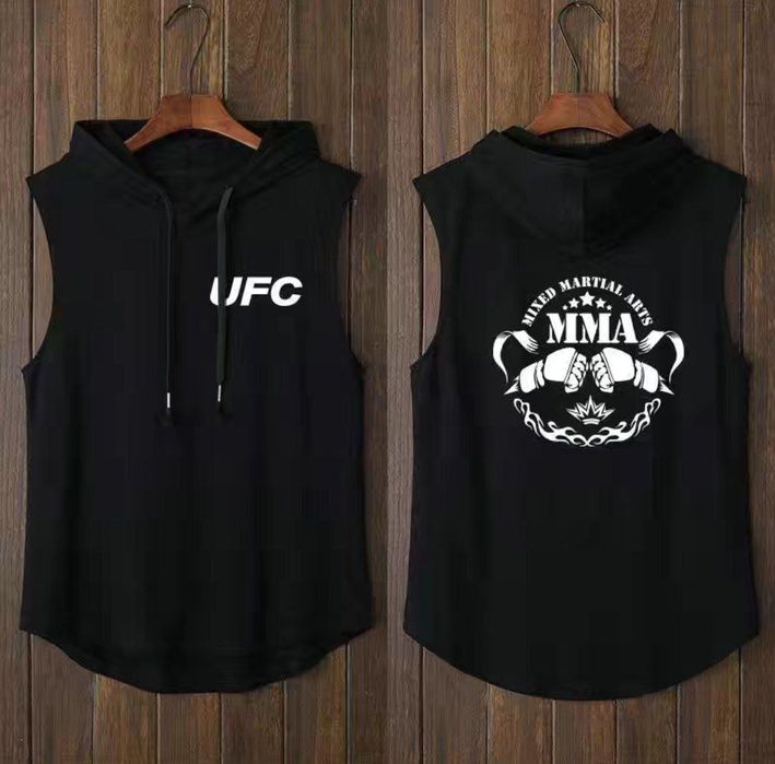 Спортивная футболка