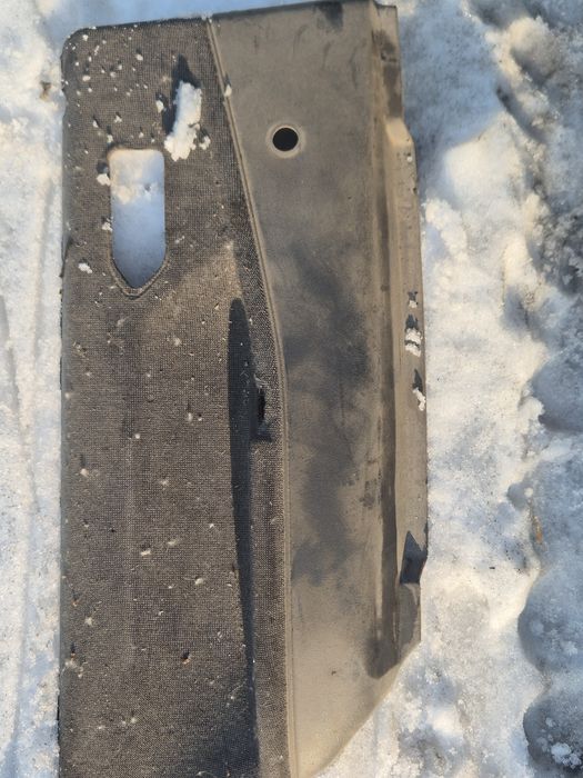 Продаються обшивки на двери passat B4