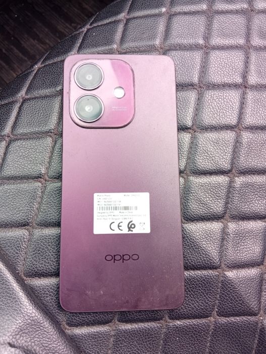 Продам телефон срочно оппо