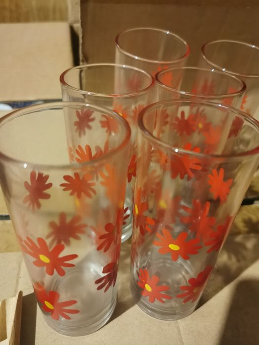 Сервизи - чинии, чаши